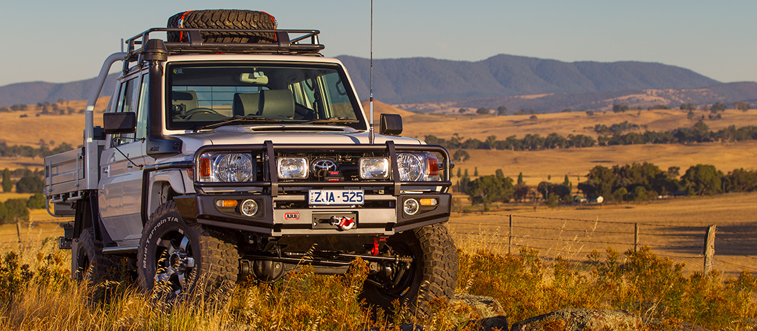 ARB 4x4 デラックスバンパー（ブルバー） ランクル70