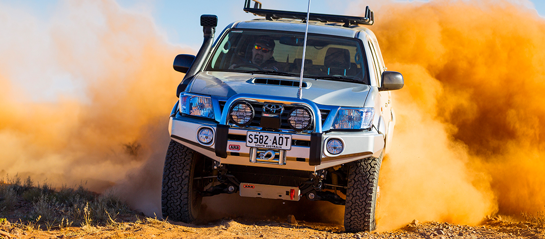 ARB 4x4 デラックスサハラバンパー トヨタ ハイラックス