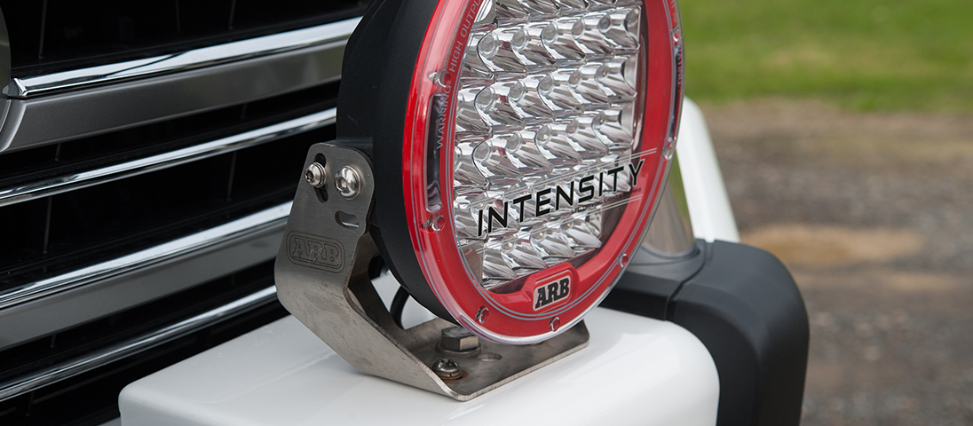 ランドクルーザー200系(ランクル200)後期 ARB サミットサハラバンパー INTENSITY(インテンシティ) フォグランプ